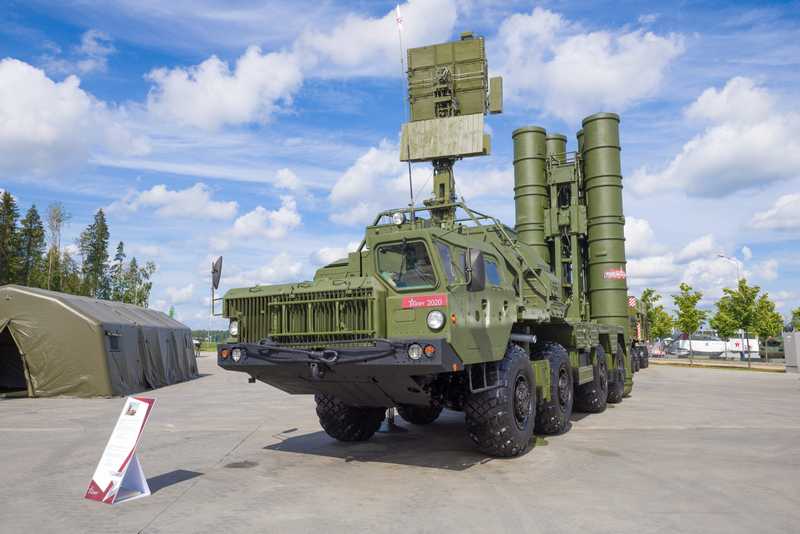 S-400 izložen
