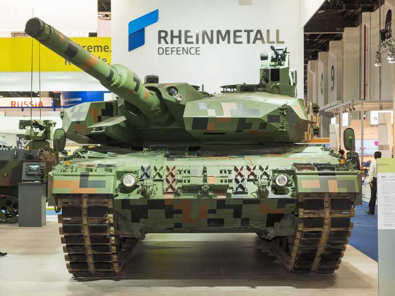 Abu,Dhabi,,Uae,-,Feb.22.2017:,Rheinmetall,Leopard,2,Pl,Main