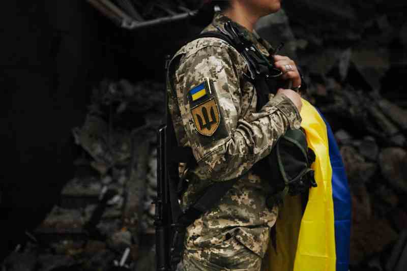 Ukraine,,Mykolaiv,-,06.10.2022.,Ukrainian,Military,Woman,With,The,Ukrainian