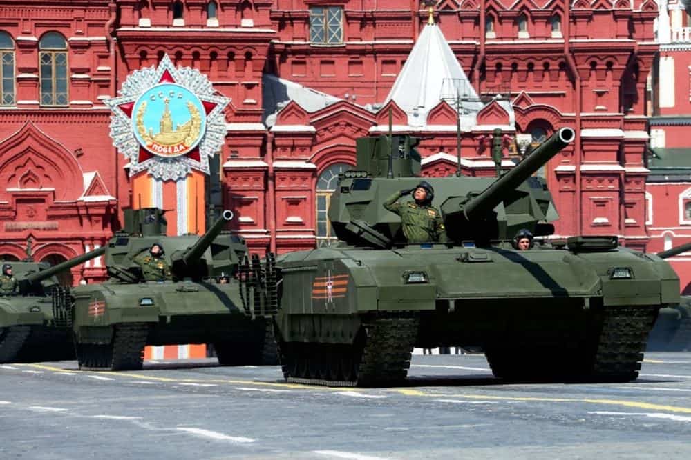 Руске Армате на паради