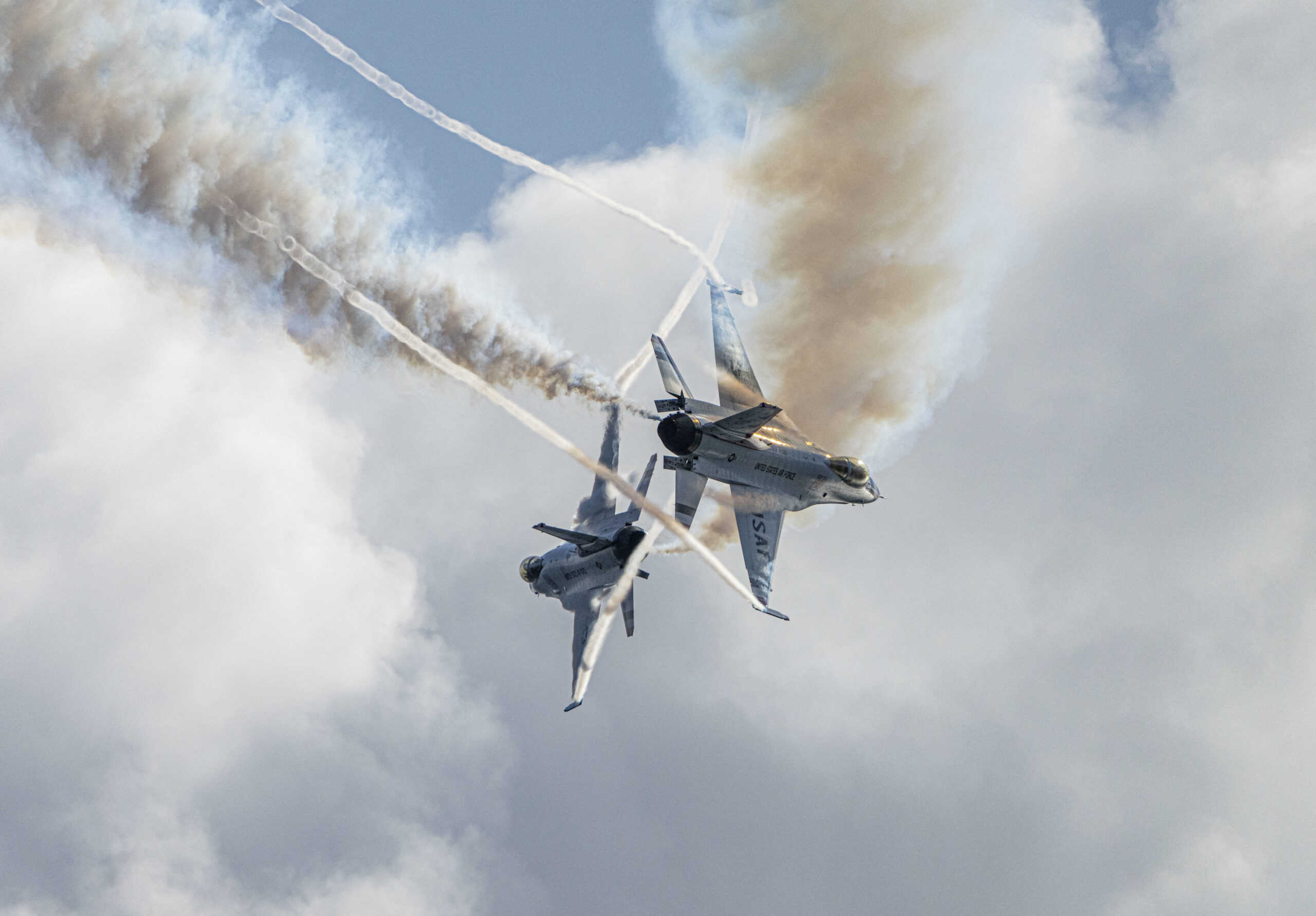 Slicing through the sky Airshow