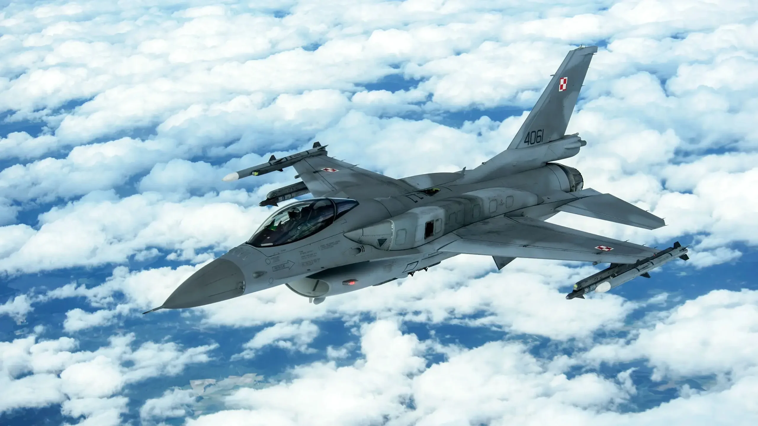 ф-16 пољска
