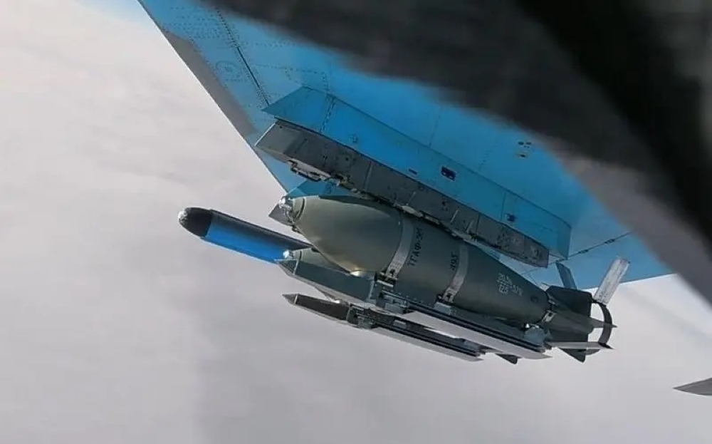 руска бомба испод крила авиона