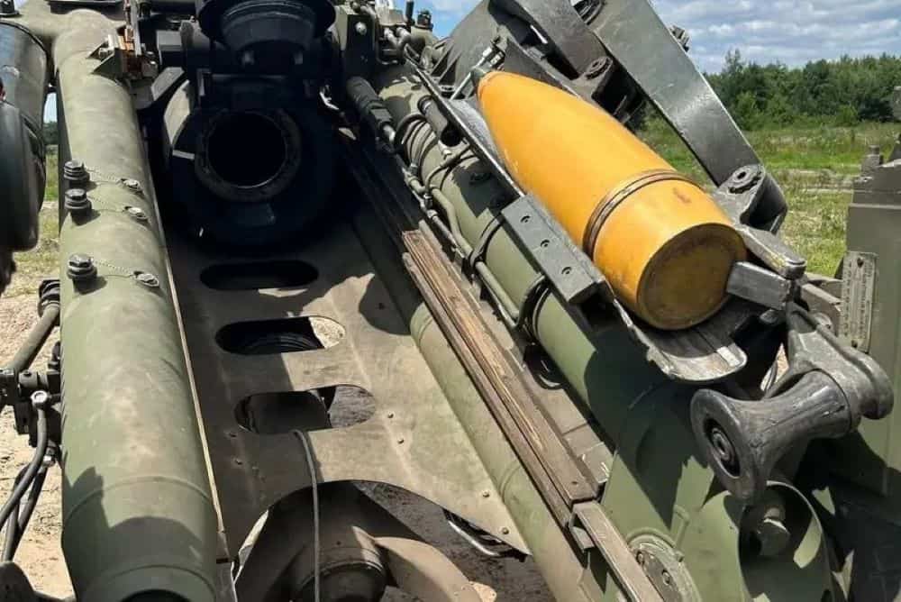 artiljerijske-granate-m-107-kalibra-155-mm-indijske-proizvodnje-primećene-u-ukrajinskom-naoružanju