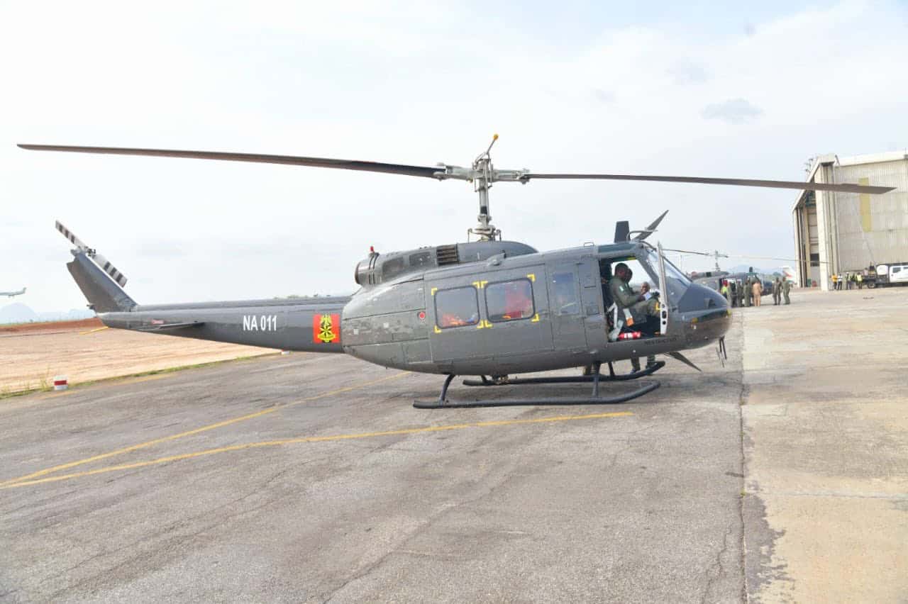 nigerijska-kopnena-vojska-dobila-svoje-prve-helikopte-bell-uh-1-h-huey