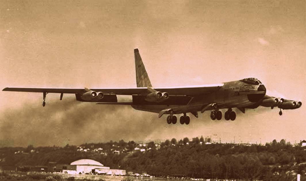 američka-tvrđava-strategijski-bombarder-boeing-b-52-stratofortress