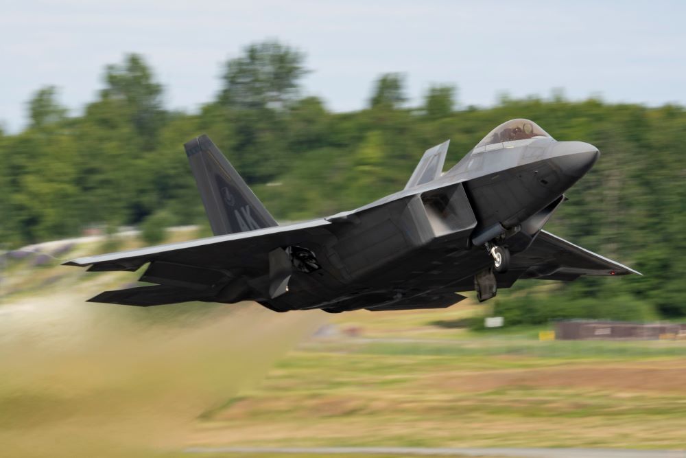 f-22-raptor-najskuplji-lovac-u-istorji-biće-penzionisan