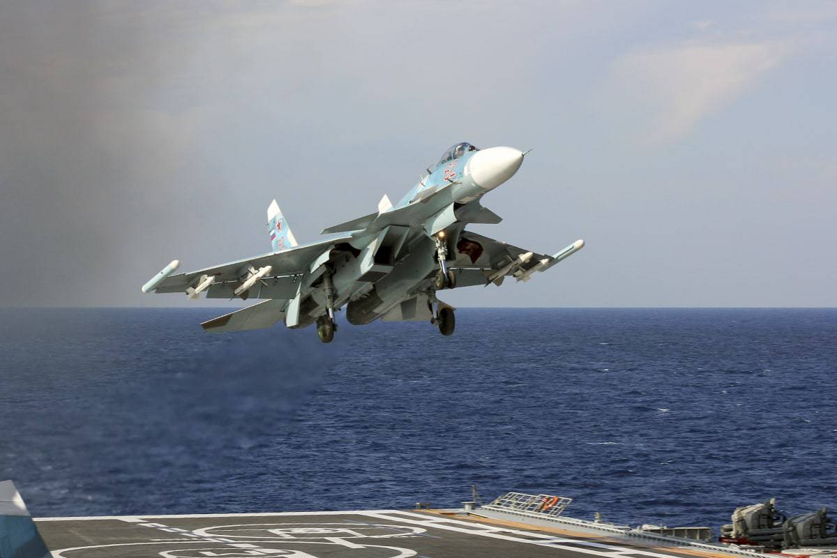 u-severnoj-floti-ruske-mornarice-počelo-formiranje-vazduhoplovnog-puka-za-nosač-aviona-admiral-kuznjecov