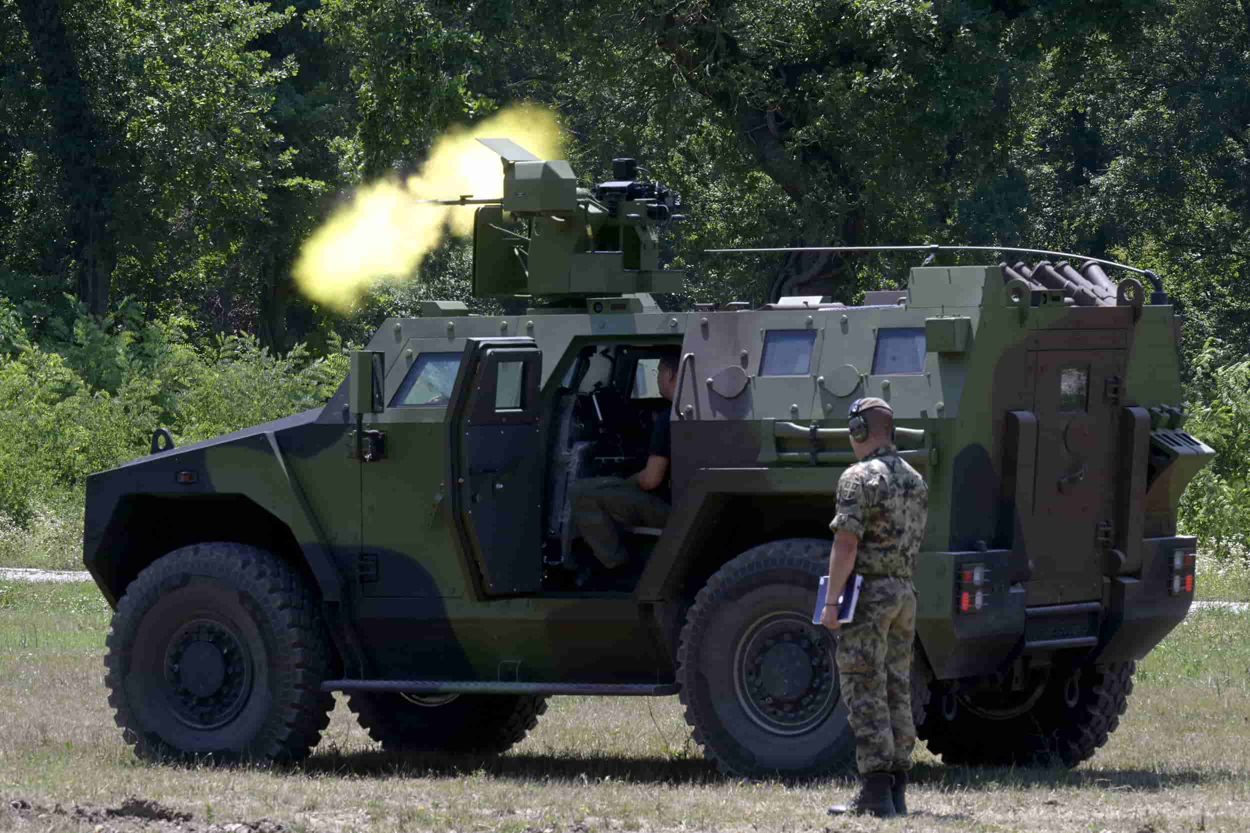 Оклопно возило Милош М-16