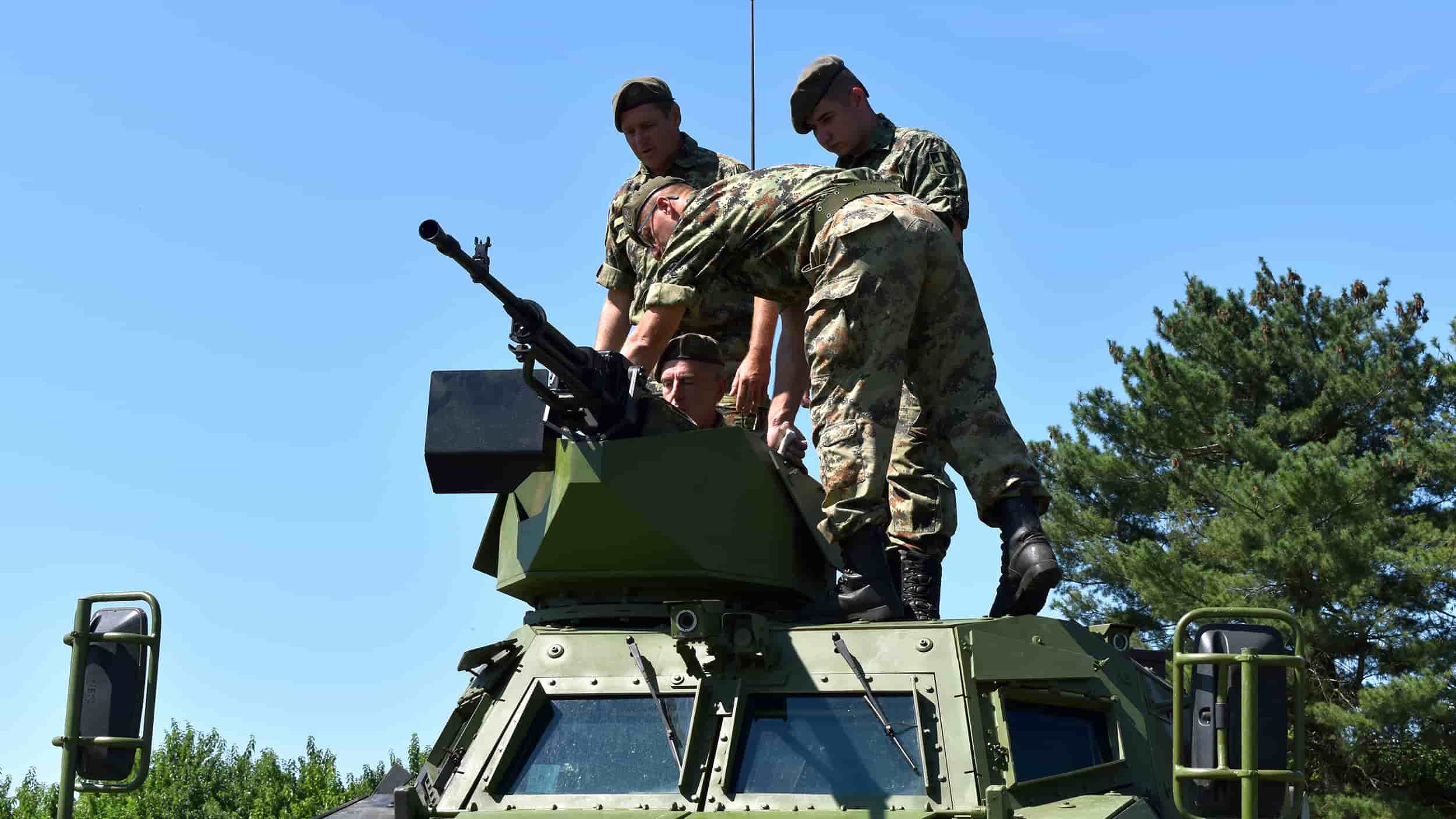 Опремљен је стабилизованом оружаном станицом РЦВС 12,7 мм на даљинско управљање са дан/ноћном ФЦС.