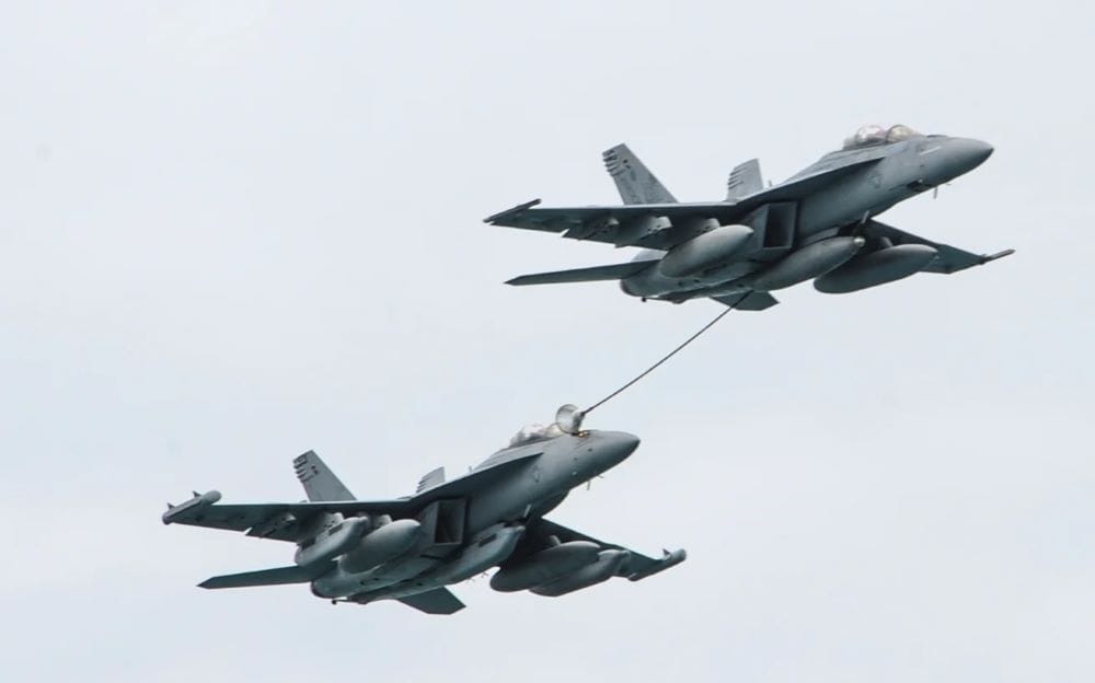 drugi-borbeni-avion-američke-ratne-mornarice-za-dlaku-jeizbegao-da-bude-oboren-u-incidentu-prijateljske-vatre