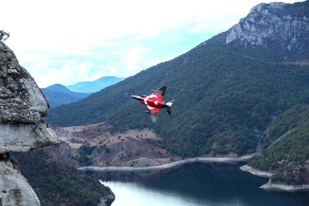 legendarni-lovački-avion-f-4-phantom-ii-puni-pet-decenija-službe-u-turskom-vazduhoplovstvu