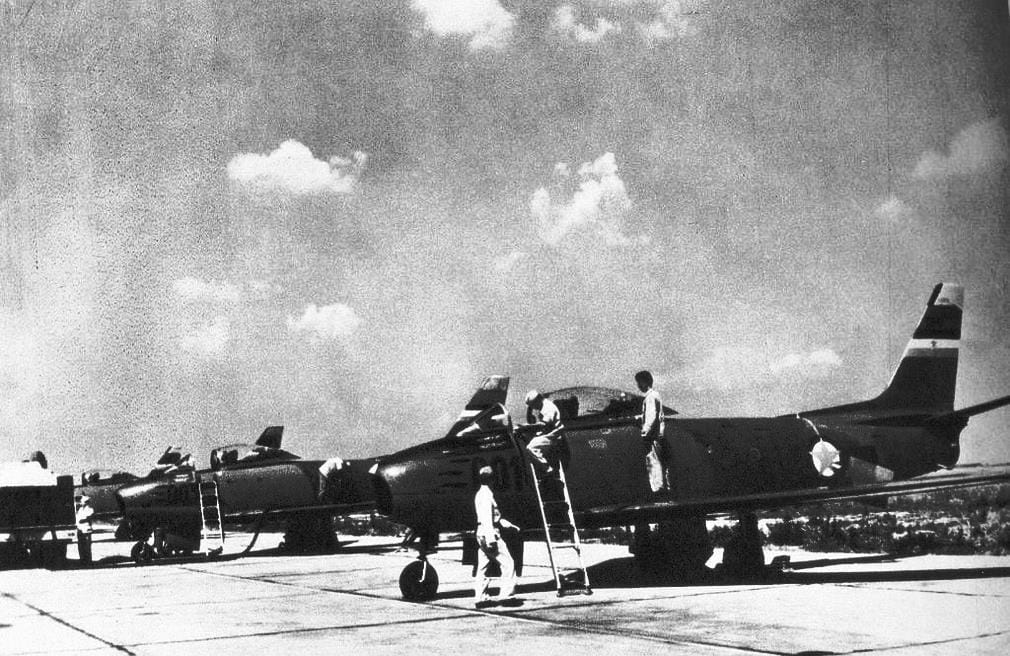 američke-sablje-lovački-avion-f-86-sabre4