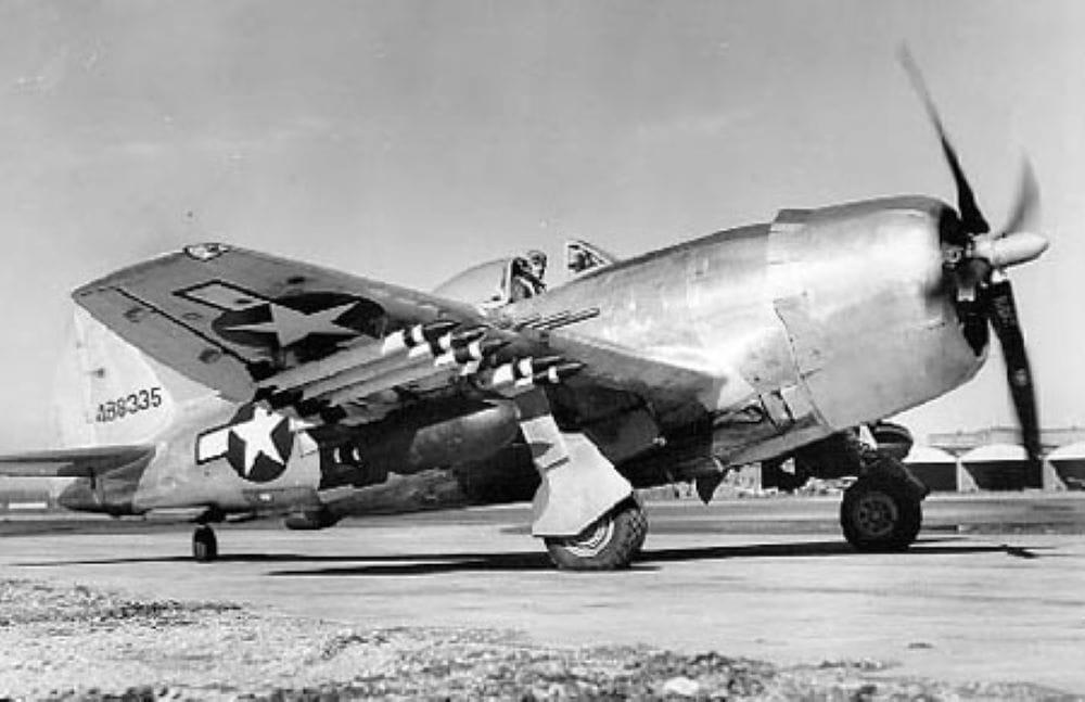 trbušasti-gromovi-republica-p-47-thunderbolt-2