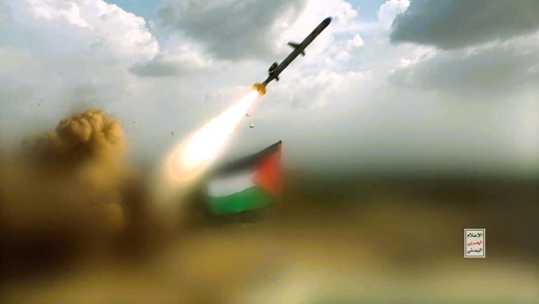 huti-tvrde-da-su-uspešno-napali-vojni-cilj-u-izraelu-balističkom-raketom