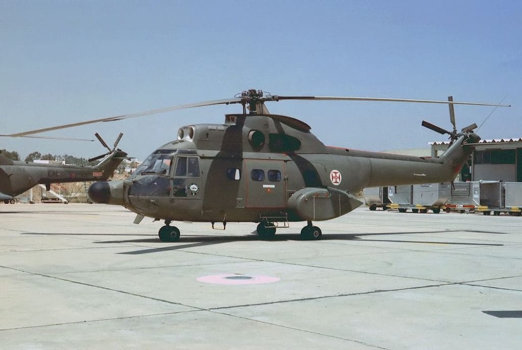 portugal-predao-ukrajini-transportne-helikoptere-sa-330-s1-puma-povučene-iz-naoružanja-još-2011-godine