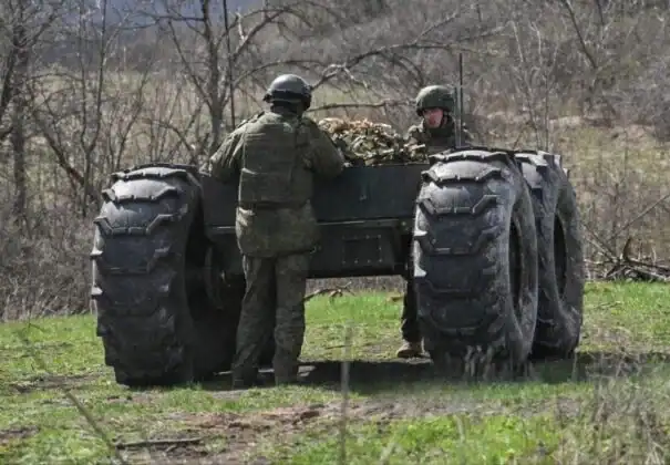 Руски UGV „Челнок“ први пут уочен на линији фронта