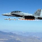 Ф/А-18 отворио ватру на ирански брод у Оманском заливу, погођено кормило танкера