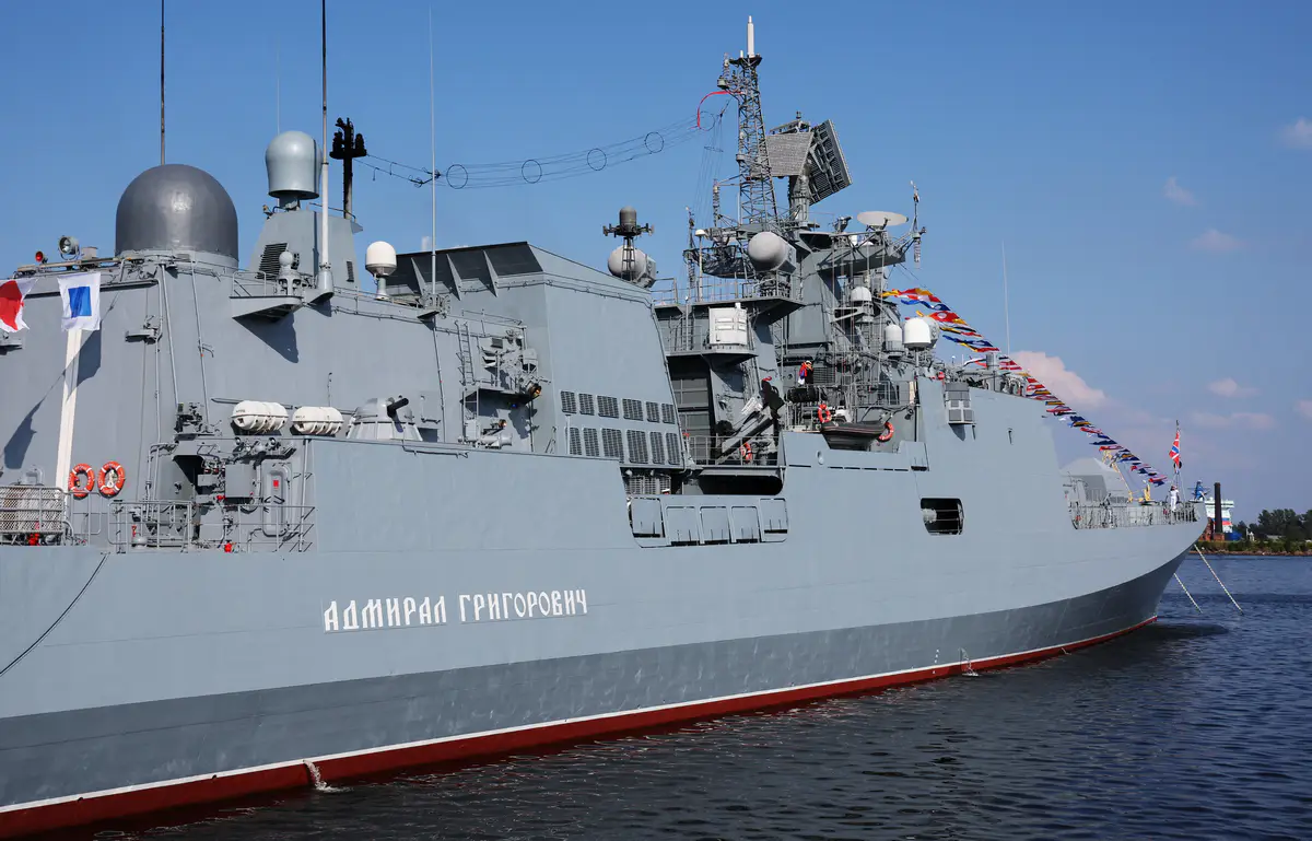 Руска фрегата „Адмирал Григорович“ пратио бродове уз обалу Велике Британије