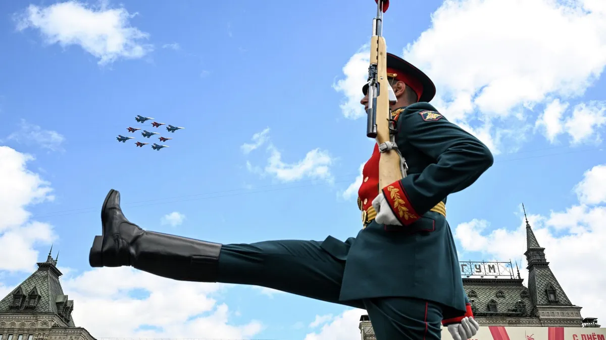 Москва спрема редуковану параду 9. маја и тражи привремени прекид ватре