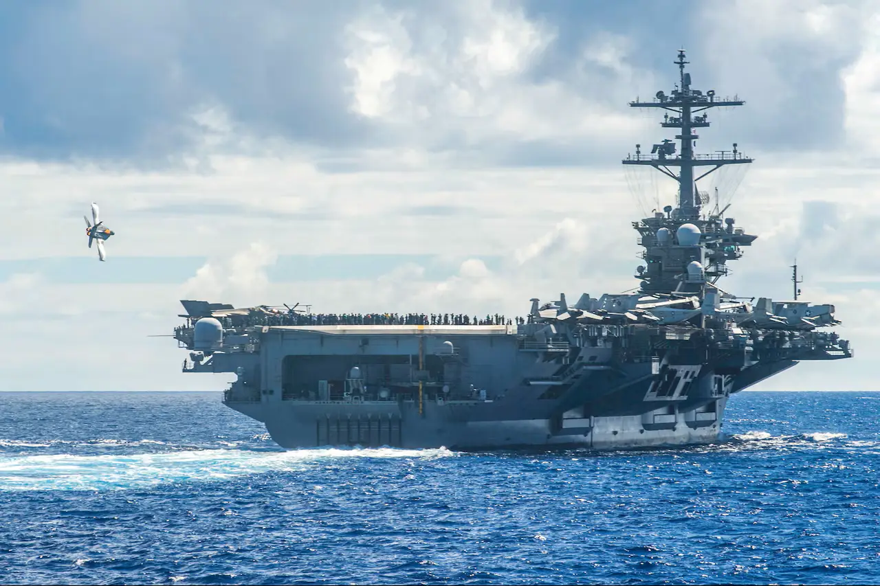 Трамп запретио упућивањем носача USS Abraham Lincoln код Кубе