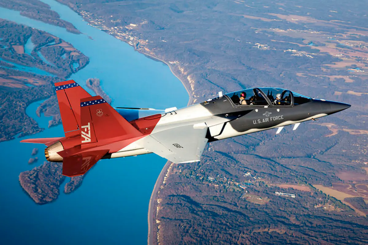 T-7A Red Hawk у проблему: нови школски авион САД и даље не сме на кишу