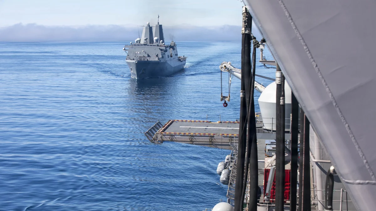 Нестанак маринца са USS Anchorage код Калифорније током обуке