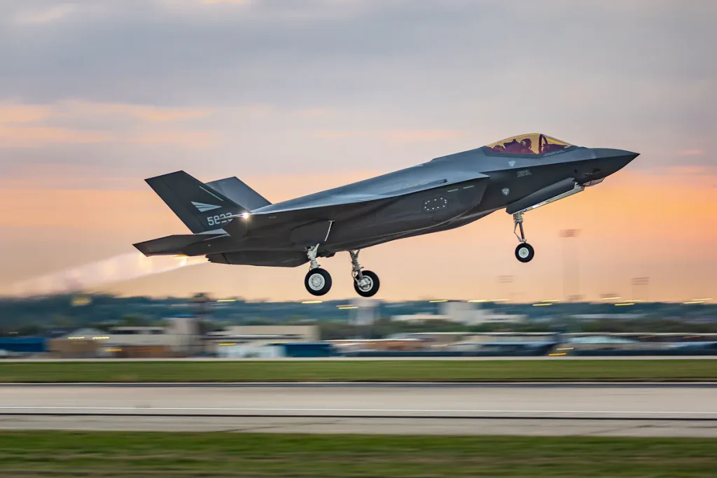 Норвешки F-35A подигнути на узбуну због руских Tu-160 код Арктичког круга