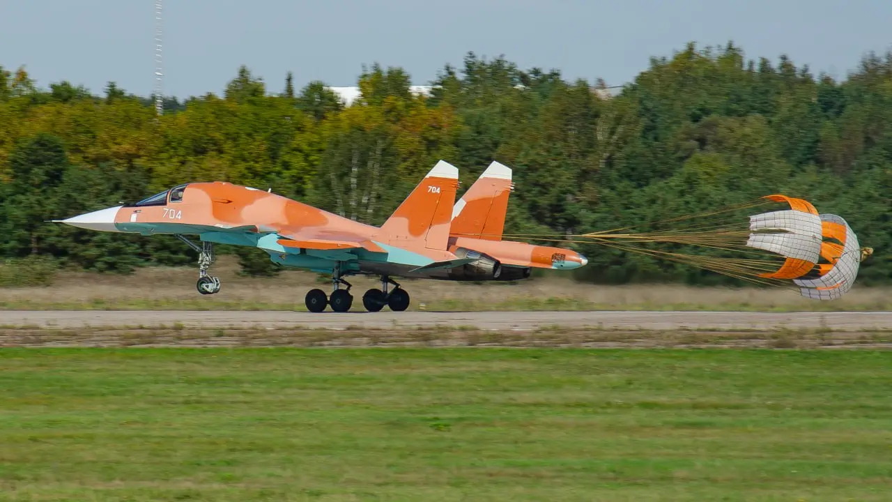 Алжир примио прве Су-34М: у службу стижу далекометни ударни авиони