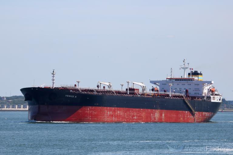 Танкер FINA A погођен у Црном мору код руске обале