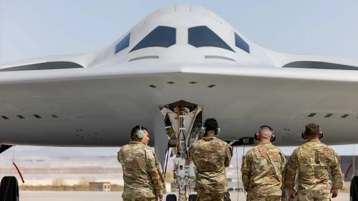 Америчко ваздухопловство преломило: B-21 Raider ће летети са два пилота