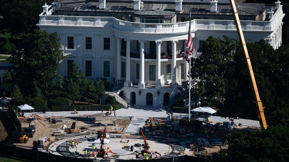 Трамп наредио да се понови изградња хелиодрома код Беле куће