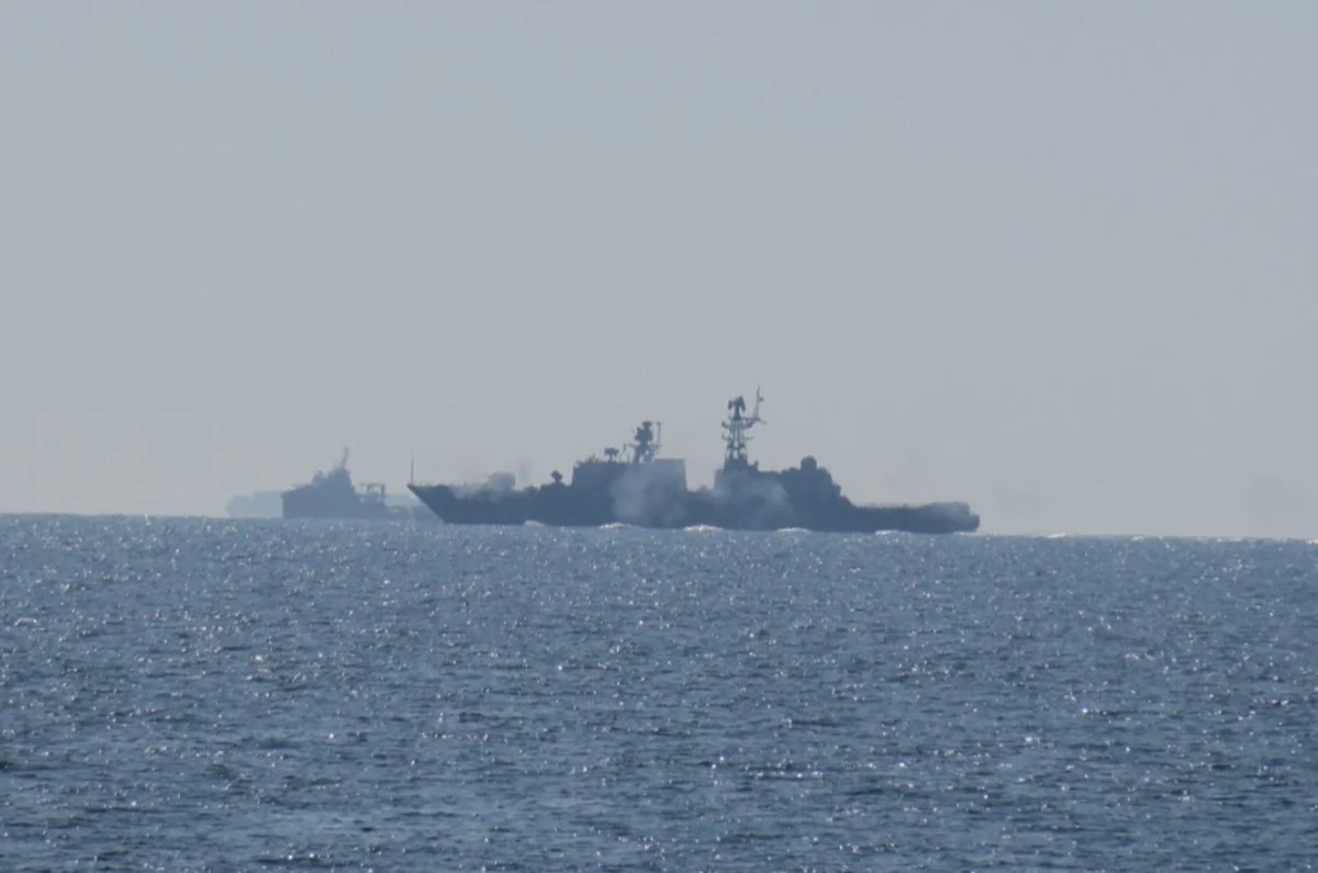 Руска фрегата „Неустрашими“ отворила ватру код британских вода, британска морнарица појачала праћење