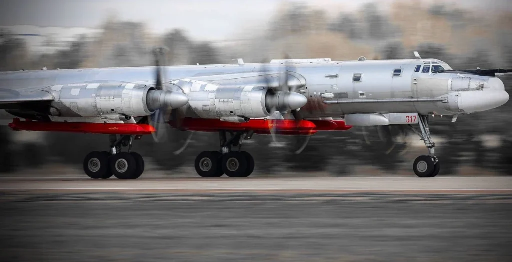 Руски Ту-160 и Ту-95МСМ гађали објекте војне индустрије у Кијеву са више од 40 крстарећих ракета