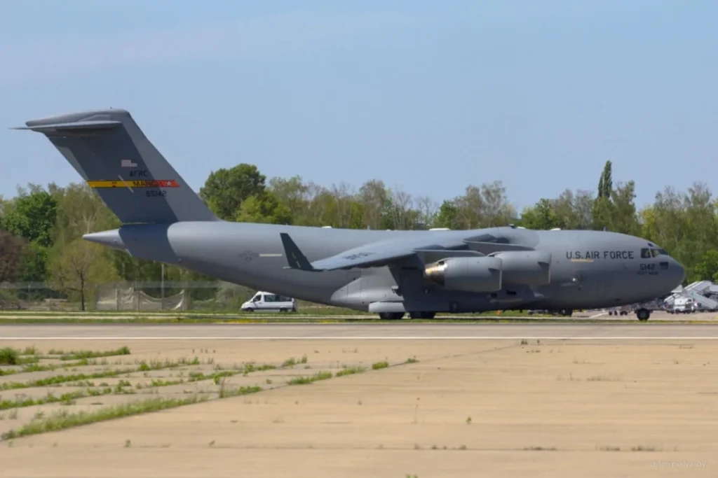 Амерички C-17 слетео у Москву: лет из Риге завршен на аеродрому Внуково
