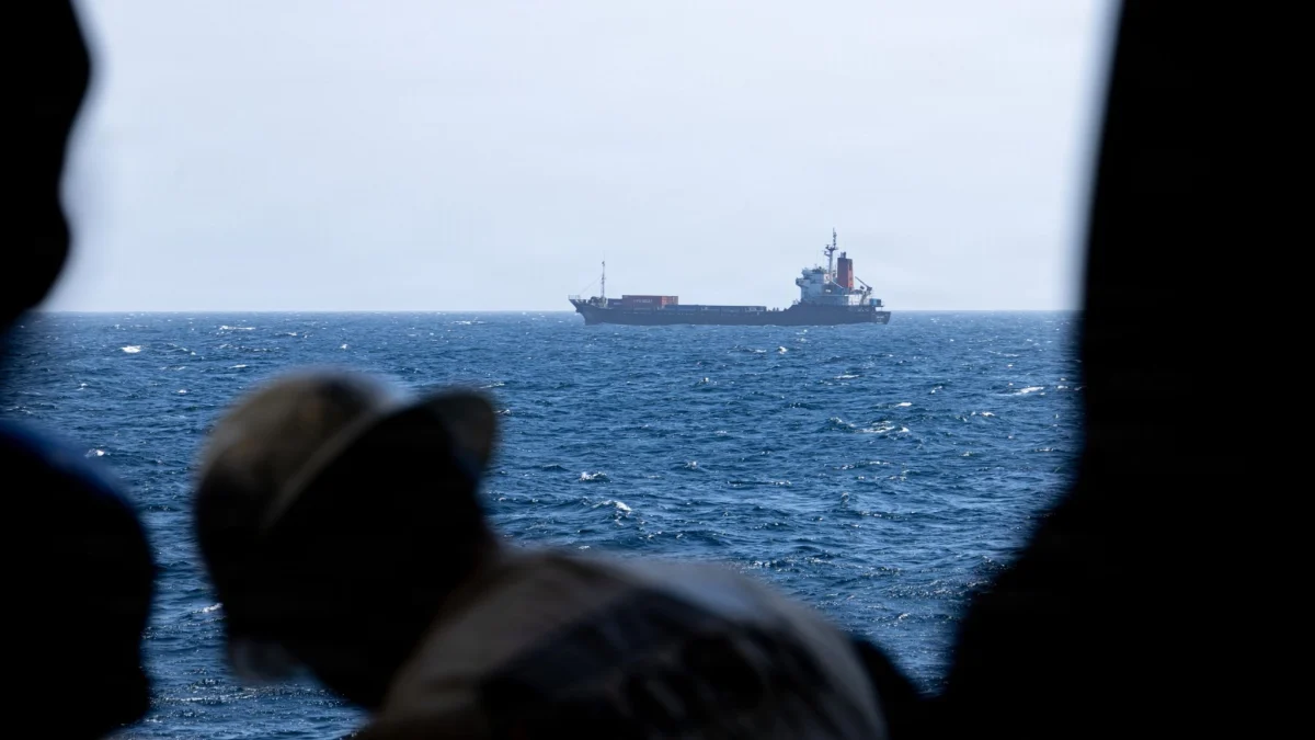 САД очистиле пловне руте у Ормузу, али блокада Ирана остаје на снази