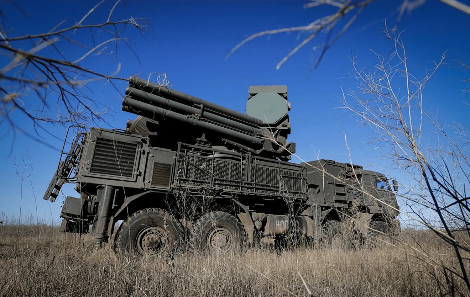 Зашто руска ПВО не обара 100% дронова? Бивши пилот на Су-34 објашњава