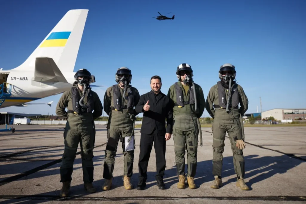 Зеленски у Канади обишао украјинске пилоте на обуци за F-16 и Gripen
