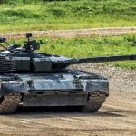 Т-80БВМ поново у фокусу: руски тенк гађа циљеве и на око 10 километара