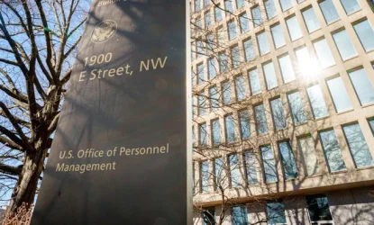 Трампова администрација укида кључни оквир за дисциплиновање федералних службеника